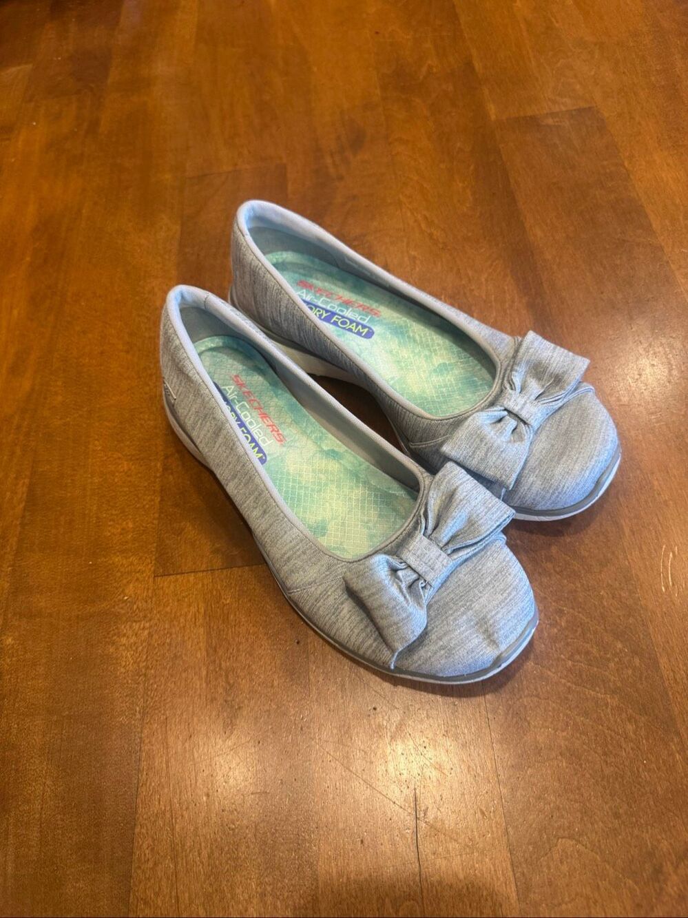 Skechers Microburst Be-You-Tiful Women’s Size 7 Gray Bow Memory Foam Flats